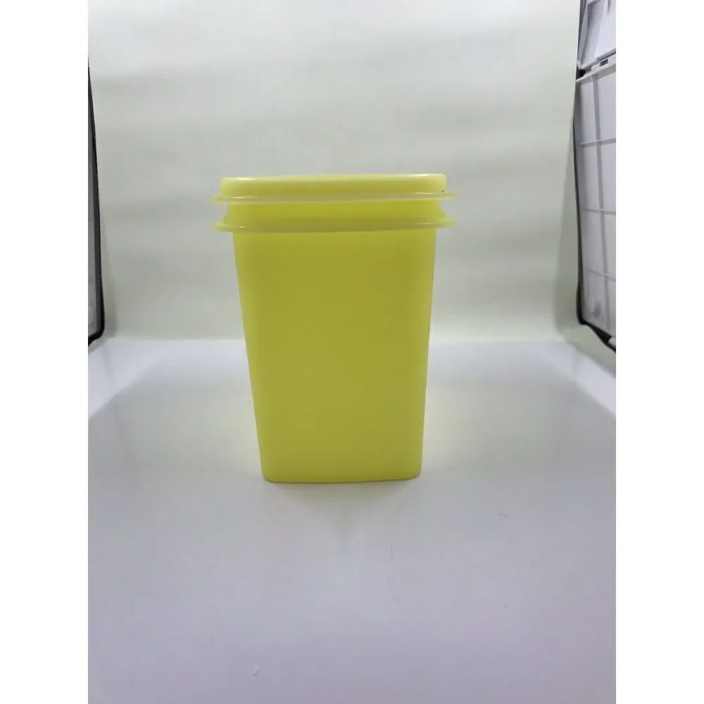 Tupperware 1243-3 Yellow Shelf Saver 2 Storage Containers With Lids Vintage